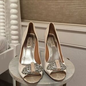Badgley mischka white heels